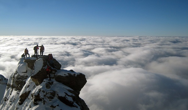 alpinisti vetta montagna