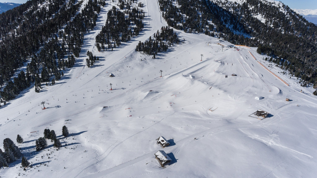 obereggen-snowpark-drone-pic-low